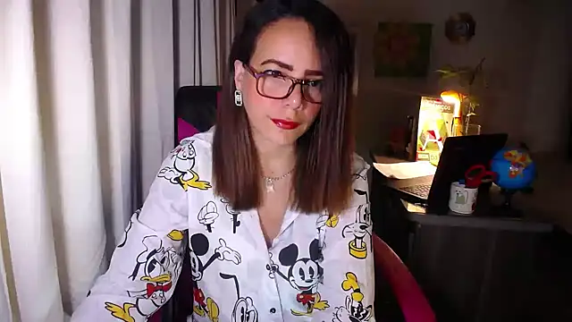 Snapshot of danielle_rose_1 chatting on April 26, 2026, 4:04 pm danielle rose 1 online show from April 26, 2026, 4:04 pm