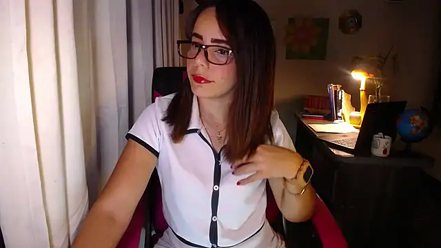 Snapshot of danielle_rose_1 chatting on May 23, 2026, 3:33 pm danielle rose 1 online show from May 23, 2026, 3:33 pm
