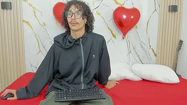 Snapshot of KittyStarmorbid chatting on February 14, 2026, 11:16 pm KittyStarmorbid online show from February 14, 2026, 11:16 pm