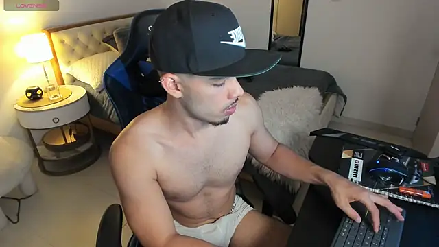 mateoleonee online show from October 18, 2025, 12:34 am