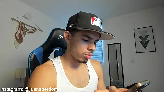 mateoleonee online show from September 8, 2025, 7:24 pm