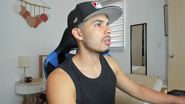 mateoleonee online show from September 24, 2025, 6:14 pm