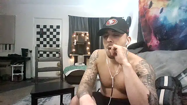 Snapshot of Antoniothedon chatting on December 15, 2024, 3:34 am Antoniothedon online show from December 15, 2024, 3:34 am