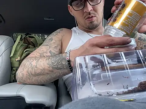 Snapshot of Antoniothedon chatting on January 11, 2025, 12:33 am Antoniothedon online show from January 11, 2025, 12:33 am