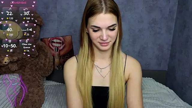 Hellen Moore online show from October 29, 2025, 12:20 am