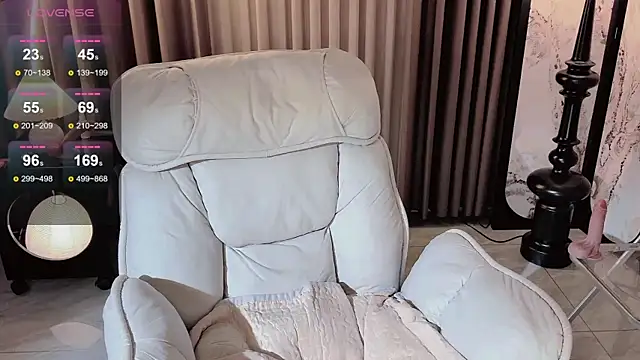 Yaikun0-0 online show from October 19, 2025, 2:03 am