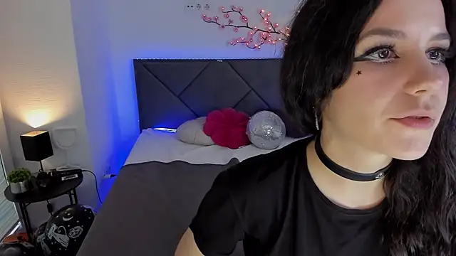 CassieEvans online show from November 7, 2025, 6:29 am