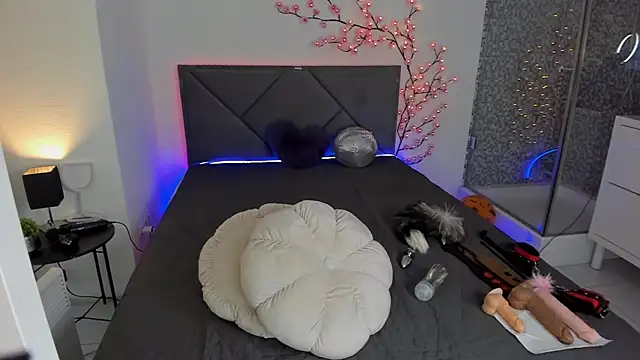 CassieEvans online show from December 3, 2025, 6:47 am