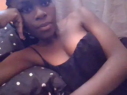 Snapshot of ebonyvalleria1 chatting on April 6, 2026, 8:37 am ebonyvalleria1 online show from April 6, 2026, 8:37 am