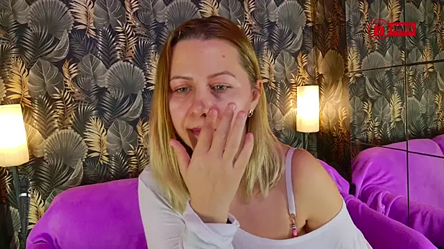 Snapshot of BigBoobsARRI chatting on February 9, 2026, 9:02 pm BigBoobsARRI online show from February 9, 2026, 9:02 pm