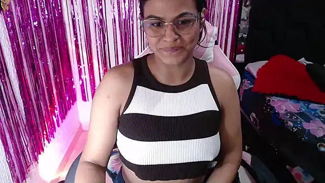 Snapshot of SweetAlmaa chatting on June 18, 2026, 11:59 am SweetAlmaa online show from June 18, 2026, 11:59 am