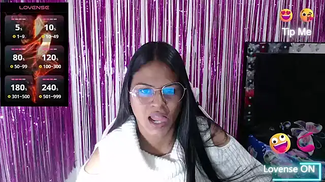 SweetAlmaa online show from April 7, 2026, 1:18 am