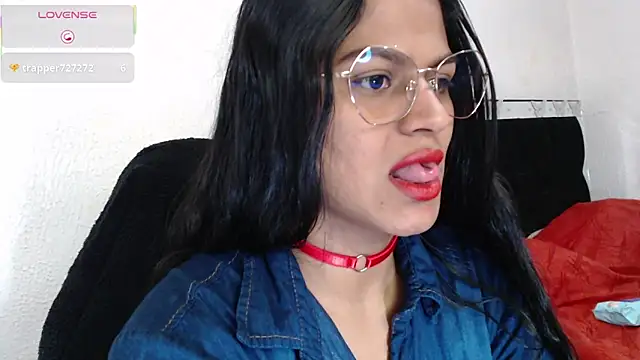 SweetAlmaa online show from November 9, 2025, 1:37 pm