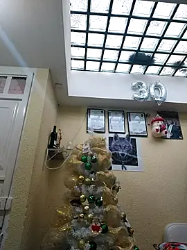 SweetAlmaa online show from November 24, 2025, 5:57 pm