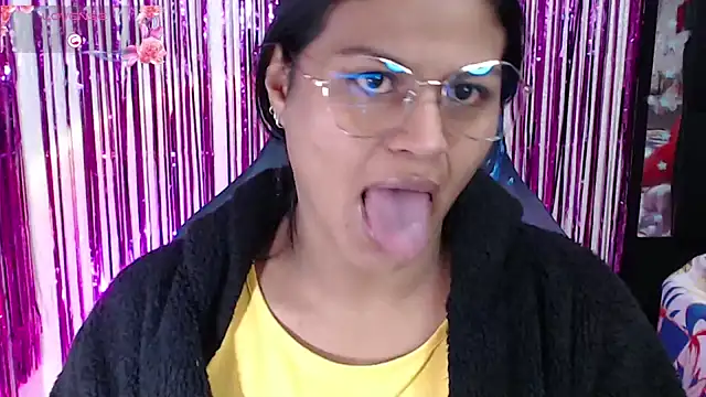 SweetAlmaa online show from February 6, 2026, 10:33 am