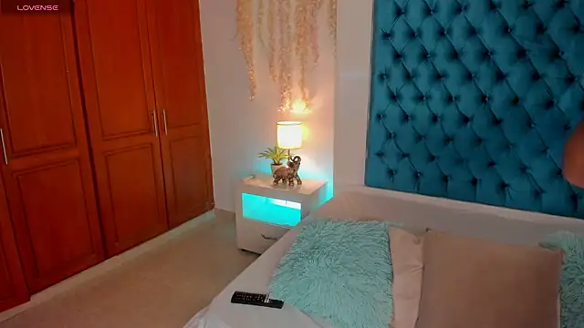 Snapshot of ohrianagibson chatting on April 15, 2026, 11:27 pm ohrianagibson online show from April 15, 2026, 11:27 pm