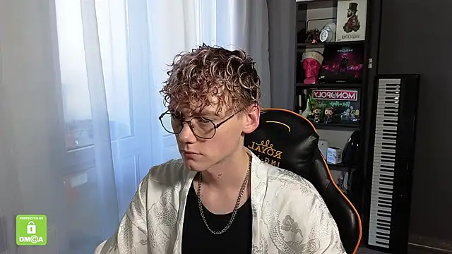 Snapshot of Keytaro chatting on September 21, 2025, 8:41 am Keytaro online show from September 21, 2025, 8:41 am