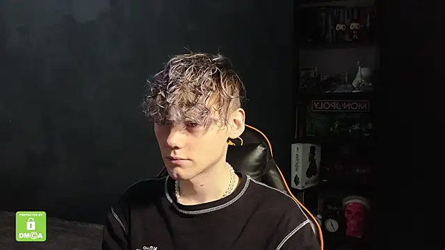 Snapshot of Keytaro chatting on November 23, 2025, 1:54 pm Keytaro online show from November 23, 2025, 1:54 pm