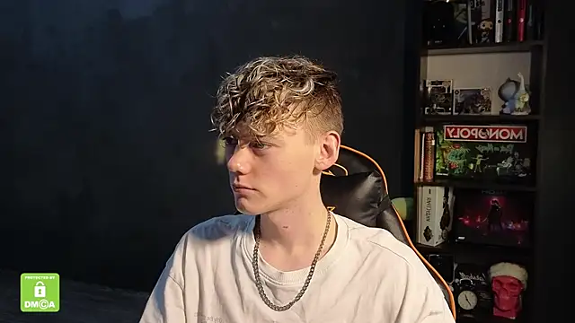 Snapshot of Keytaro chatting on November 21, 2025, 1:21 pm Keytaro online show from November 21, 2025, 1:21 pm