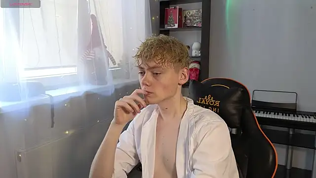 Snapshot of Keytaro chatting on March 10, 2025, 9:34 am Keytaro online show from March 10, 2025, 9:34 am