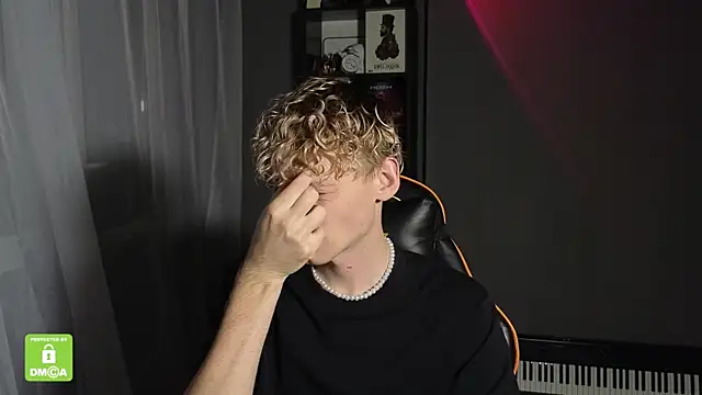 Snapshot of Keytaro chatting on September 12, 2025, 11:37 pm Keytaro online show from September 12, 2025, 11:37 pm