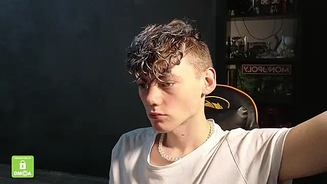 Snapshot of Keytaro chatting on December 5, 2025, 12:48 pm Keytaro online show from December 5, 2025, 12:48 pm