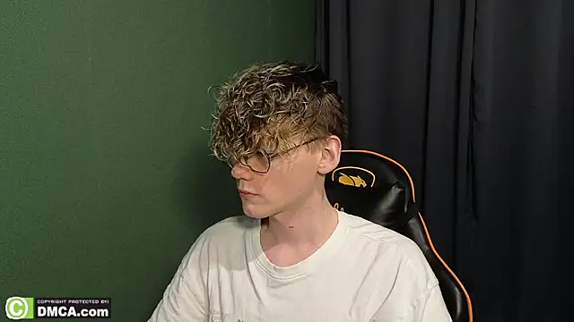 Keytaro online show from February 12, 2026, 11:26 pm