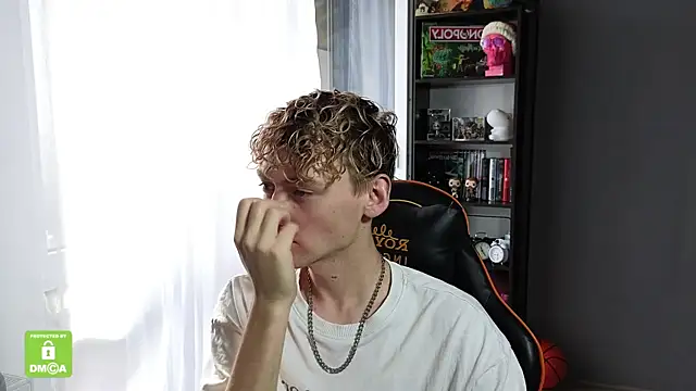 Snapshot of Keytaro chatting on September 25, 2025, 12:33 pm Keytaro online show from September 25, 2025, 12:33 pm