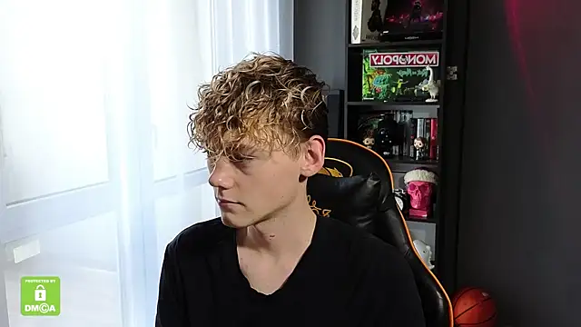 Snapshot of Keytaro chatting on October 12, 2025, 7:54 am Keytaro online show from October 12, 2025, 7:54 am