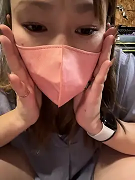 Snapshot of annna_annna_2024 chatting on November 27, 2025, 4:24 am annna annna 2024 online show from November 27, 2025, 4:24 am