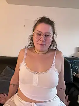 Snapshot of Fancy-Francy chatting on January 7, 2025, 3:12 pm Fancy-Francy online show from January 7, 2025, 3:12 pm