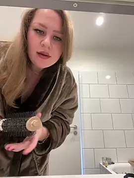 Snapshot of Fancy-Francy chatting on March 12, 2025, 2:56 pm Fancy-Francy online show from March 12, 2025, 2:56 pm