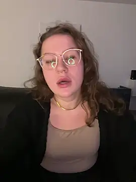 Snapshot of Fancy-Francy chatting on January 15, 2025, 5:58 pm Fancy-Francy online show from January 15, 2025, 5:58 pm