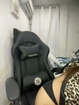 Snapshot of Belissa_miller chatting on December 22, 2025, 7:36 pm Belissa miller online show from December 22, 2025, 7:36 pm