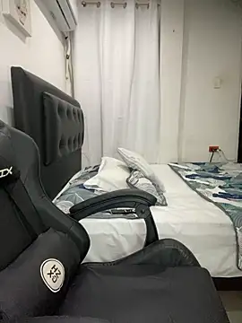 Snapshot of Belissa_miller chatting on December 17, 2025, 7:19 pm Belissa miller online show from December 17, 2025, 7:19 pm