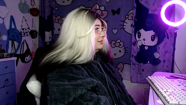 lussyevans24 online show from March 15, 2026, 3:46 am