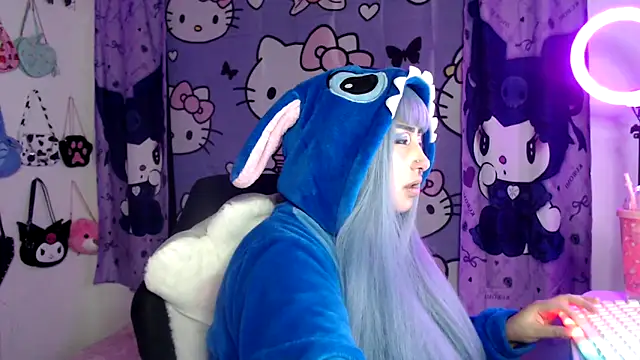 lussyevans24 online show from September 11, 2025, 6:02 am