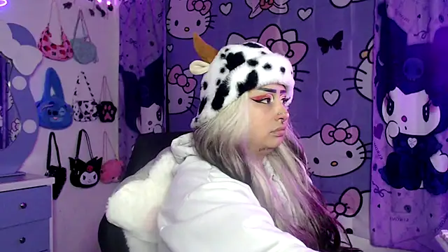 Snapshot of lussyevans24 chatting on September 14, 2025, 6:25 am lussyevans24 online show from September 14, 2025, 6:25 am