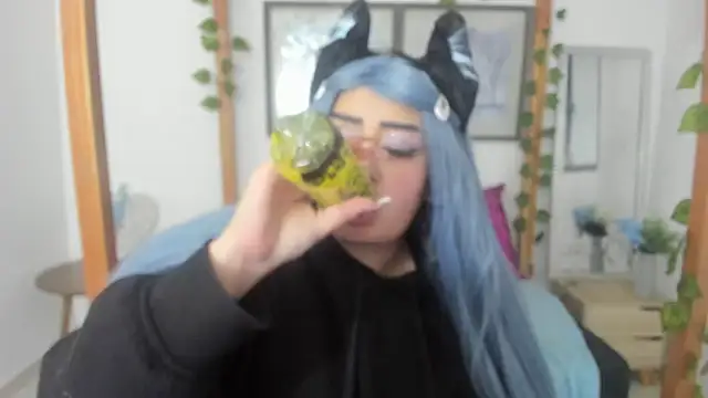 lussyevans24 online show from March 17, 2025, 7:24 am