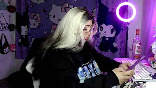 lussyevans24 online show from March 13, 2026, 2:27 am