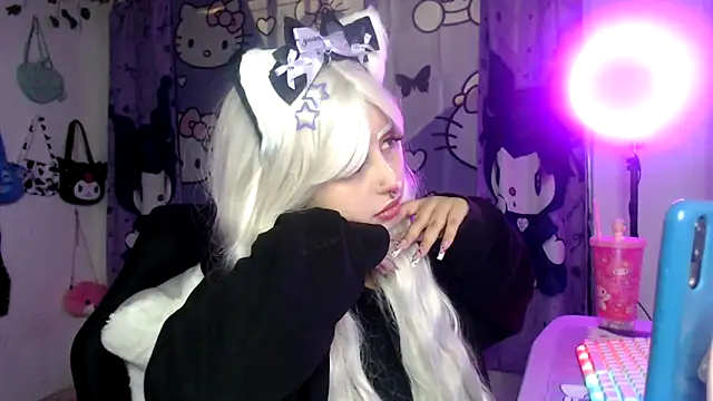 Snapshot of lussyevans24 chatting on November 8, 2025, 4:27 am lussyevans24 online show from November 8, 2025, 4:27 am