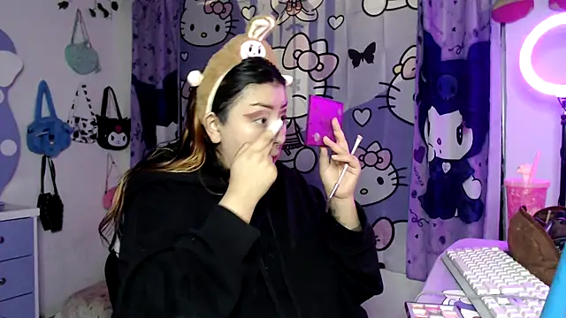 lussyevans24 online show from November 29, 2025, 5:07 am