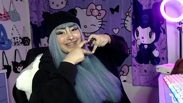 lussyevans24 online show from September 28, 2025, 4:52 am