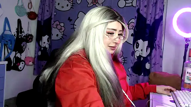 Snapshot of lussyevans24 chatting on April 17, 2026, 3:20 am lussyevans24 online show from April 17, 2026, 3:20 am