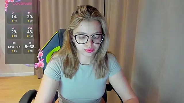 Snapshot of Nicky_Rosee chatting on January 10, 2026, 1:12 am Nicky Rosee online show from January 10, 2026, 1:12 am