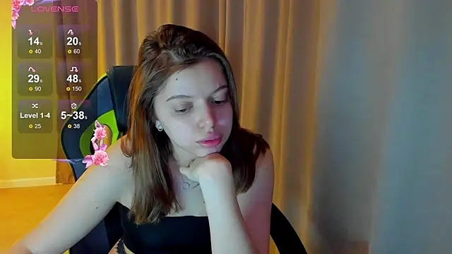 Snapshot of Nicky_Rosee chatting on February 18, 2026, 1:03 am Nicky Rosee online show from February 18, 2026, 1:03 am