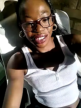 Snapshot of Cinderella_Jewels_ chatting on April 7, 2026, 3:47 pm Cinderella Jewels online show from April 7, 2026, 3:47 pm