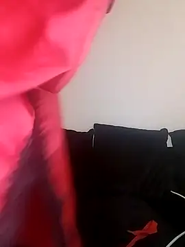 Snapshot of Cinderella_Jewels_ chatting on May 6, 2026, 8:02 pm Cinderella Jewels online show from May 6, 2026, 8:02 pm