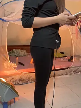 PussyWet  online show from November 3, 2025, 4:21 pm