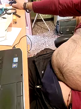 Snapshot of Escondido52 chatting on February 5, 2025, 11:12 am Escondido52 online show from February 5, 2025, 11:12 am